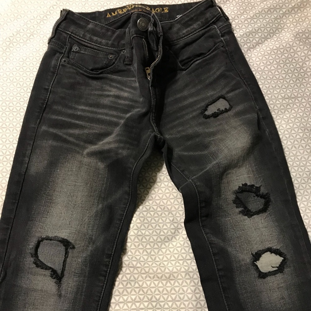 American eagle 26x28 ripped skinny jeans